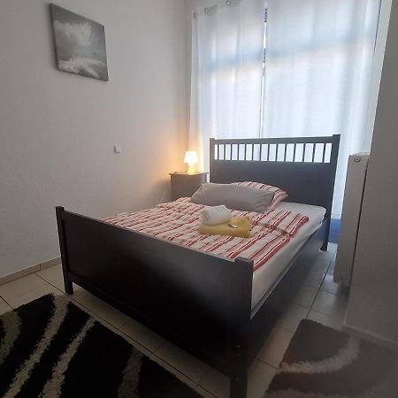 Pension Am Rathaus, 24H Check-In Mundelsheim Bagian luar foto