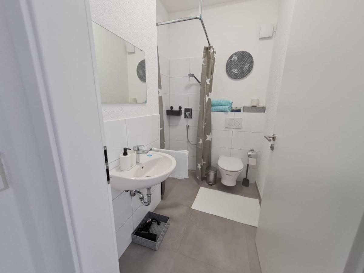 Pension Am Rathaus, 24H Check-In Mundelsheim Bagian luar foto