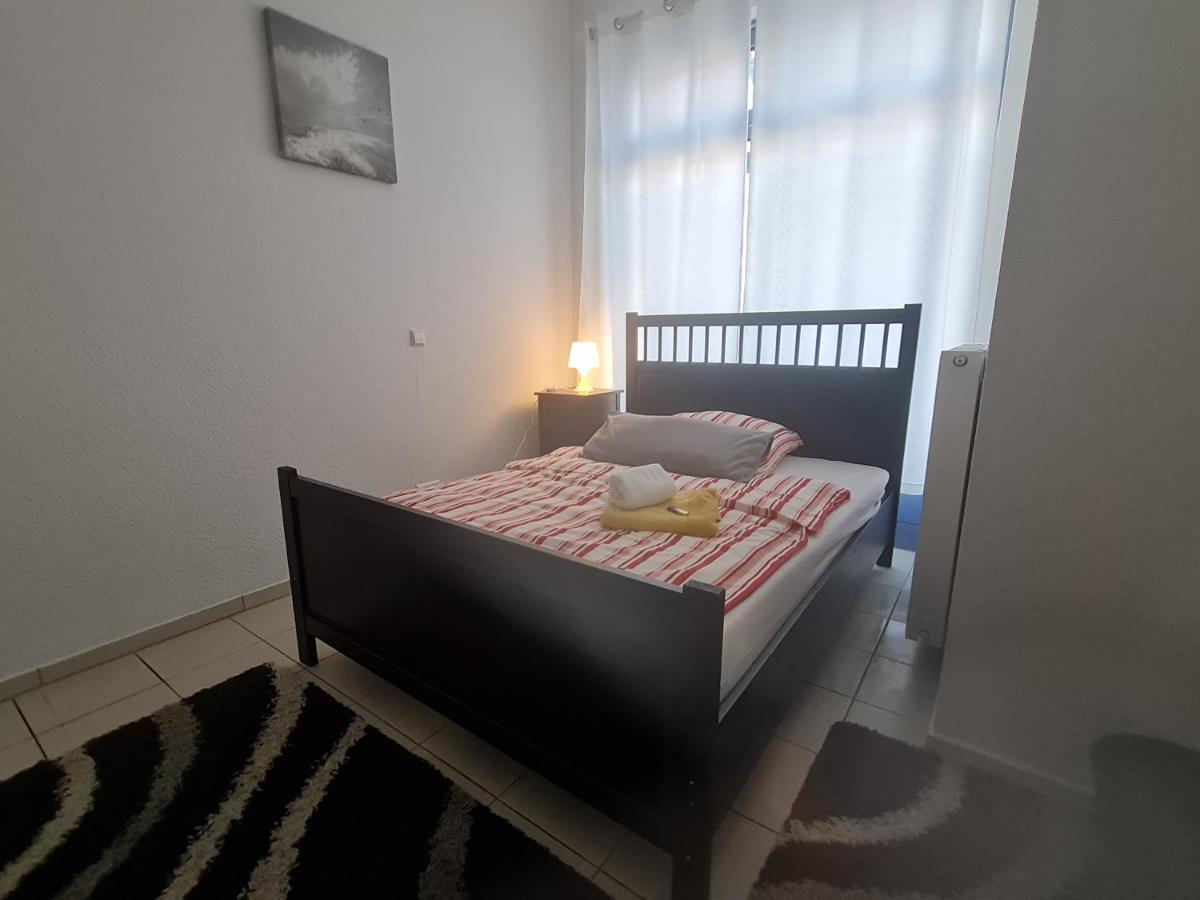 Pension Am Rathaus, 24H Check-In Mundelsheim Bagian luar foto